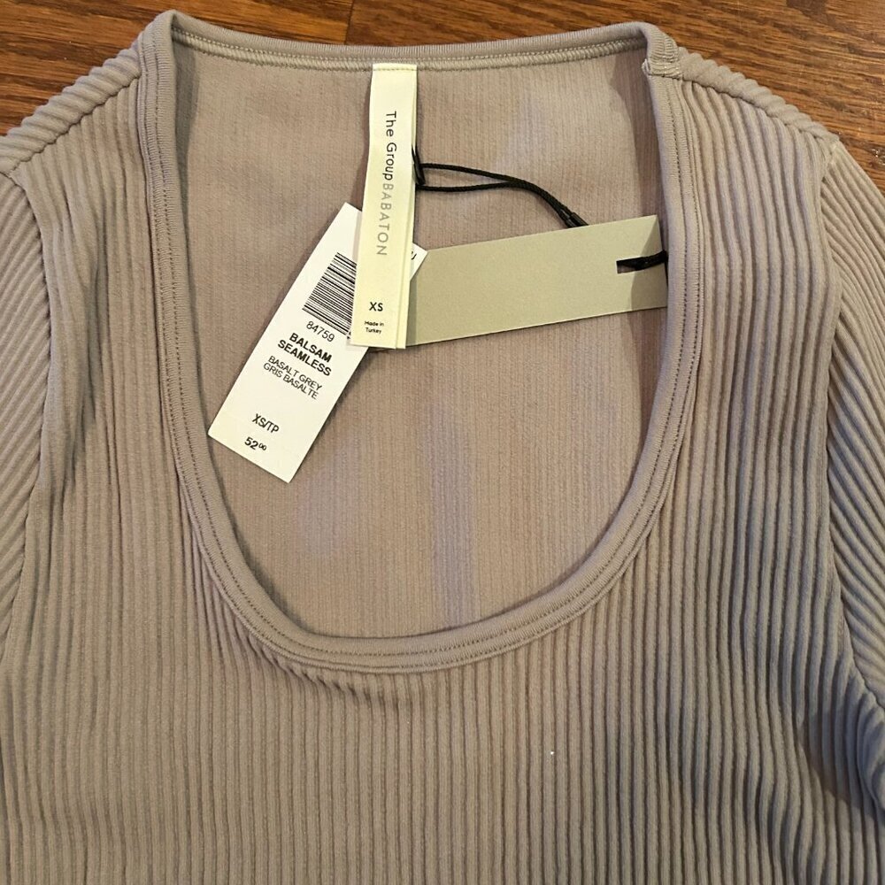 NWT Babaton Sculpt Ribbed Scoop Neck Cropped Longsleeve Size XS Seamless ARITZIA - Picture 10 of 11